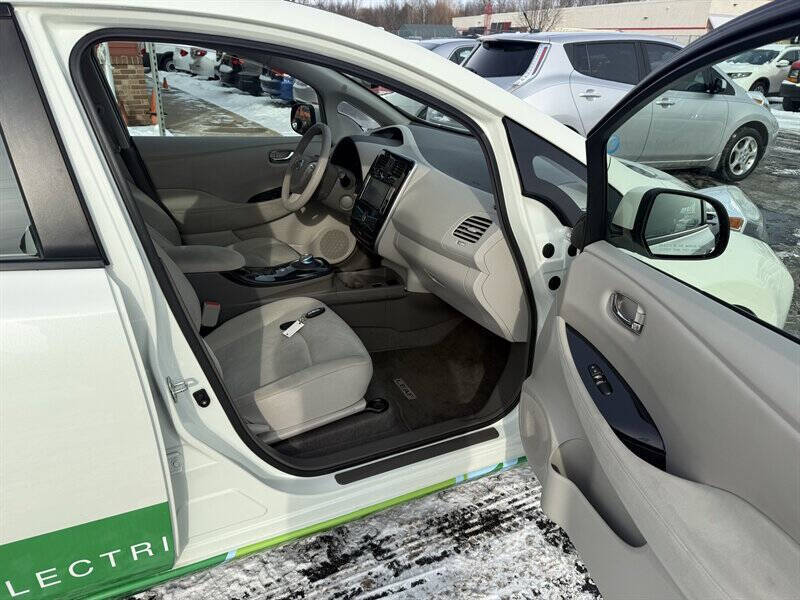 2011 Nissan LEAF SL
