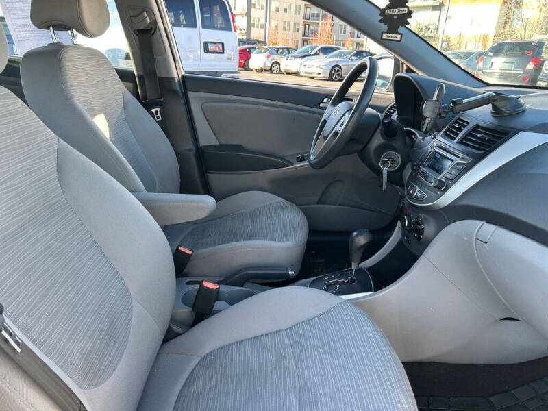 2016 Hyundai Accent SE