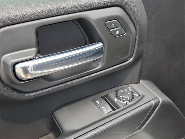 2025 GMC Sierra 2500HD Pro