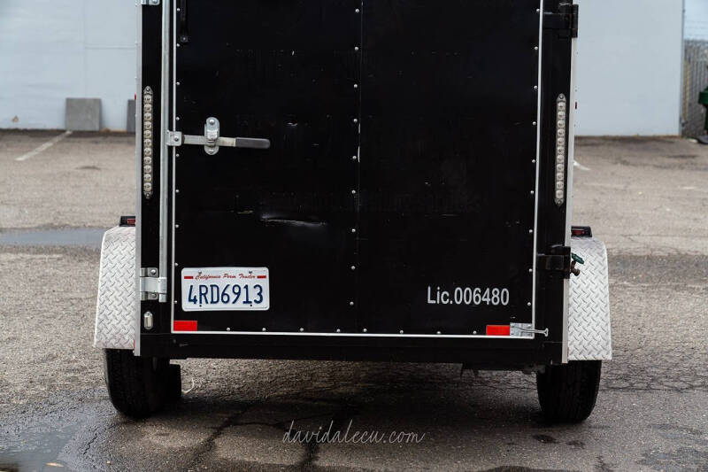 2017 Interstate 1AXLE