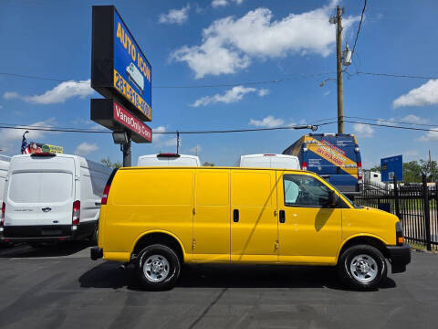 2022 Chevrolet Express 2500