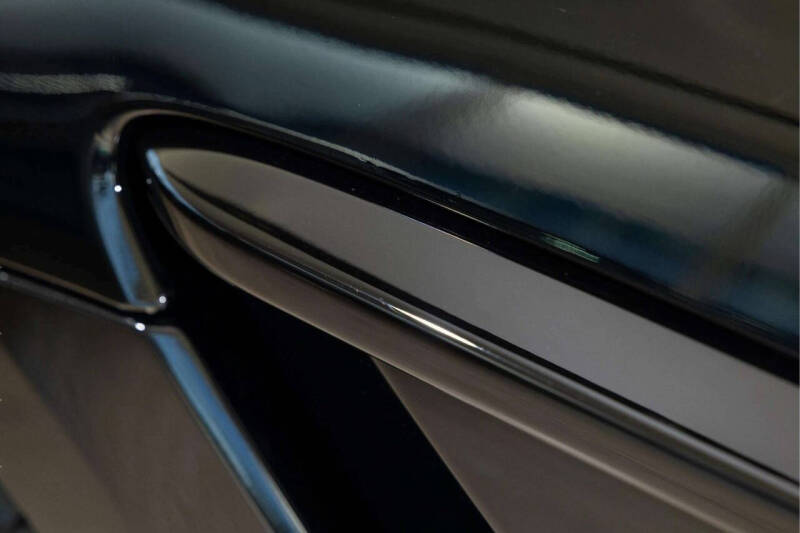 2025 Aston Martin DBX 707