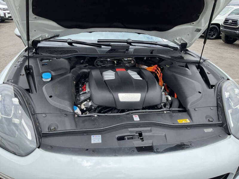 2016 Porsche Cayenne S E-Hybrid
