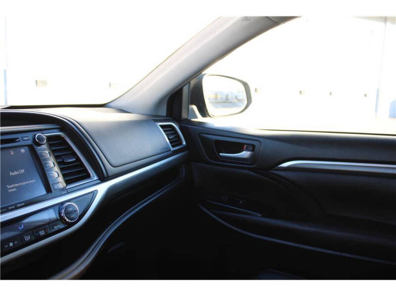 2017 Toyota Highlander