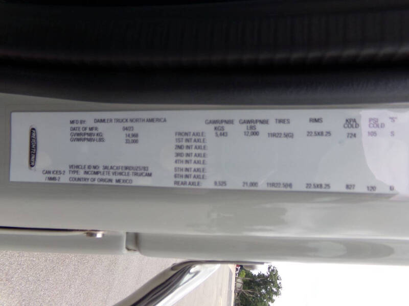 2024 Freightliner M2 106