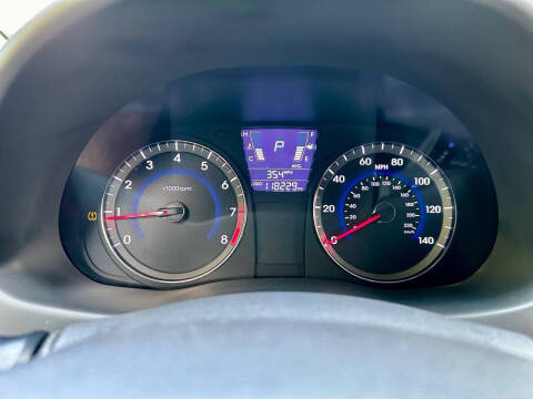 2012 Hyundai Accent GS