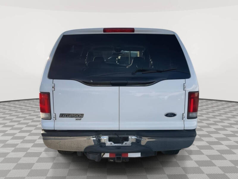 2005 Ford Excursion XLT