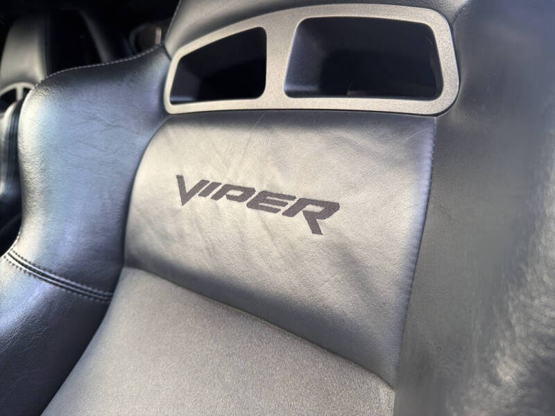 2004 Dodge Viper SRT-10