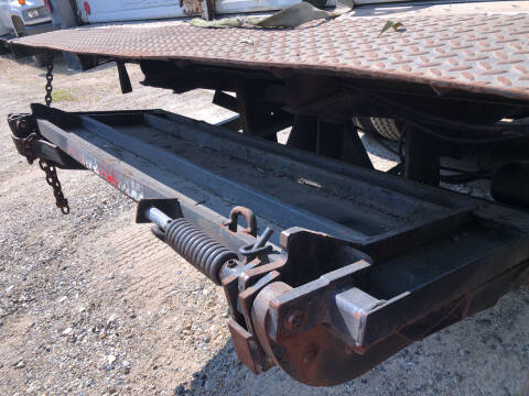 2005 Freightliner M2 106