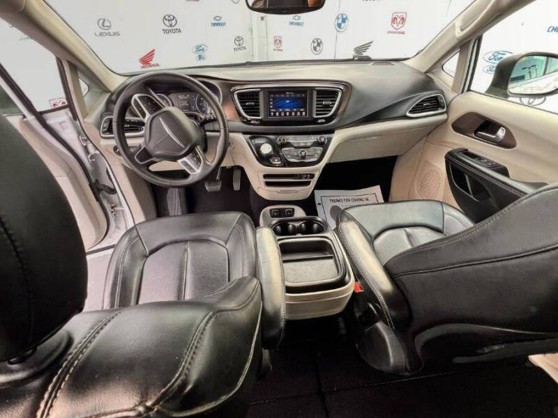 2020 Chrysler Voyager LXi