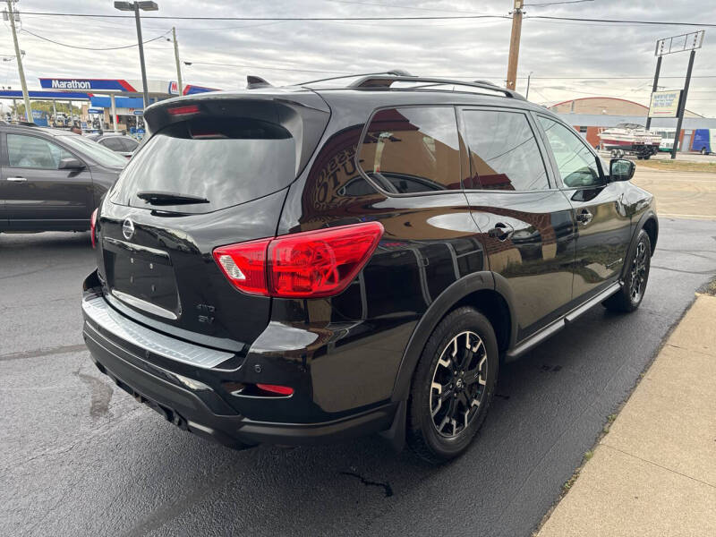 2020 Nissan Pathfinder SV