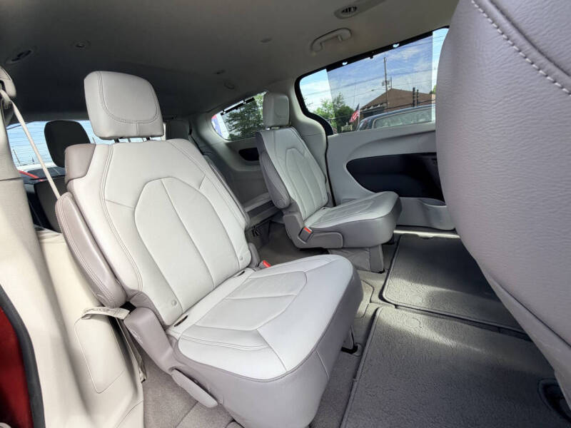 2017 Chrysler Pacifica Touring-L