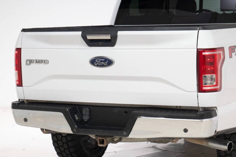 2015 Ford F-150 XLT photo 22