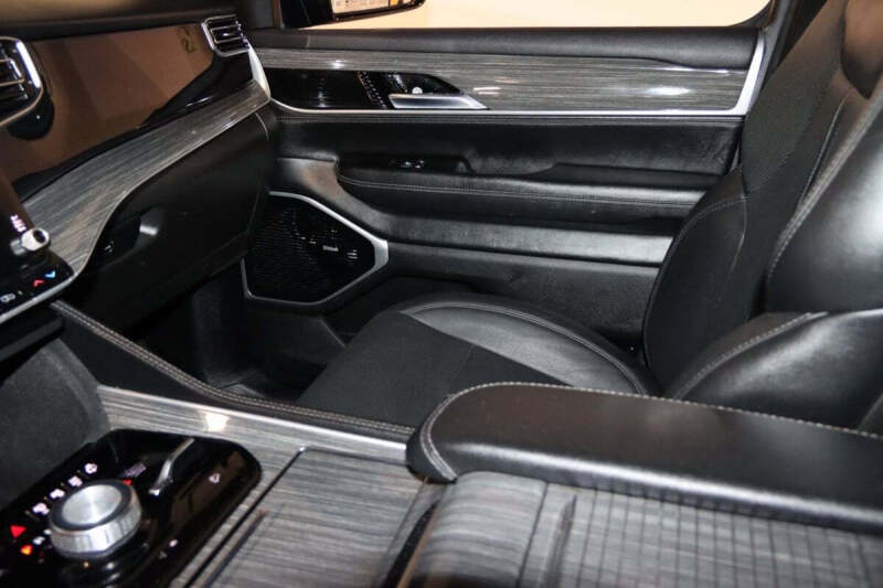 2022 Jeep Wagoneer Series III