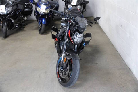 2024 BMW M 1000 R