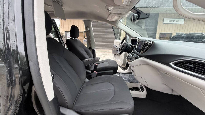 2017 Chrysler Pacifica Touring