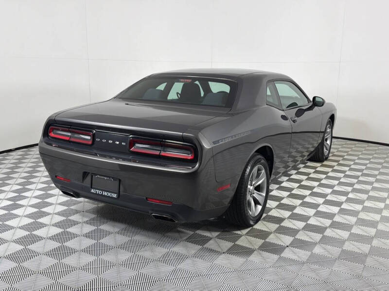2016 Dodge Challenger SXT
