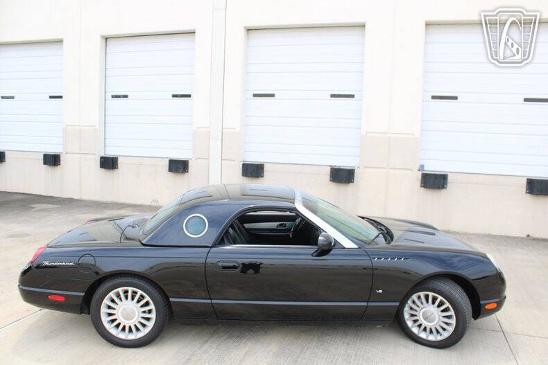 2004 Ford Thunderbird Deluxe