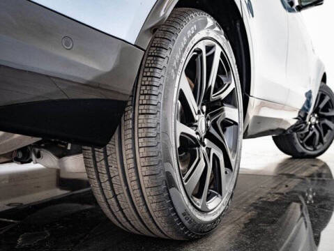 2023 Land Rover Discovery P300 S R-Dynamic