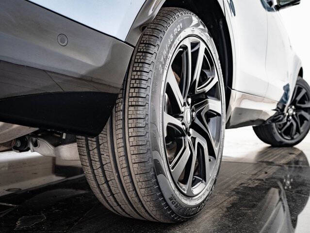 2023 Land Rover Discovery P300 S R-Dynamic