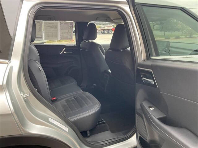 2024 Mitsubishi Outlander SE