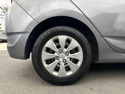 2017 Hyundai Accent SE