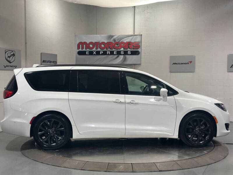 2018 Chrysler Pacifica Touring L Plus