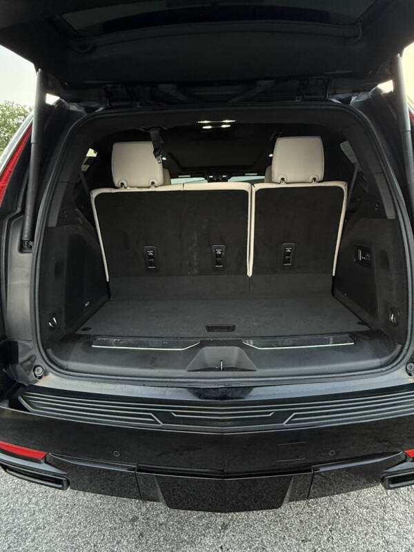 2023 Cadillac Escalade Sport