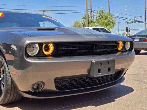 2017 Dodge Challenger SXT