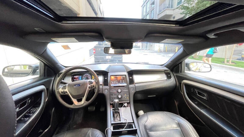 2015 Ford Taurus SEL