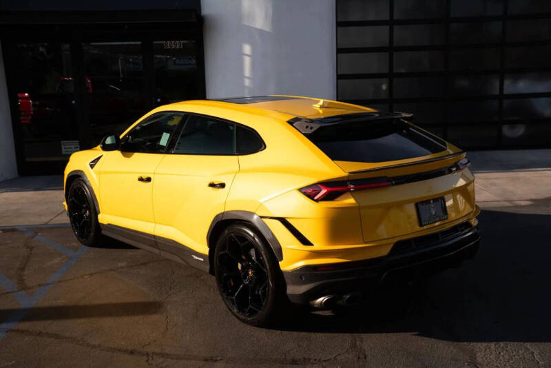 2024 Lamborghini Urus Performante