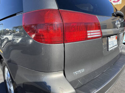 2005 Toyota Sienna XLE 7 Passenger