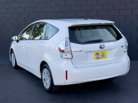 2014 Toyota Prius v Three