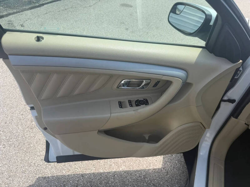 2019 Ford Taurus SEL