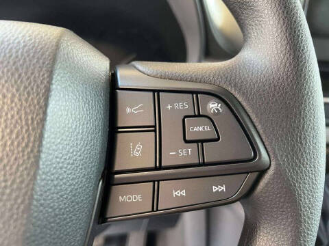 2025 Toyota Sienna LE 8-Passenger