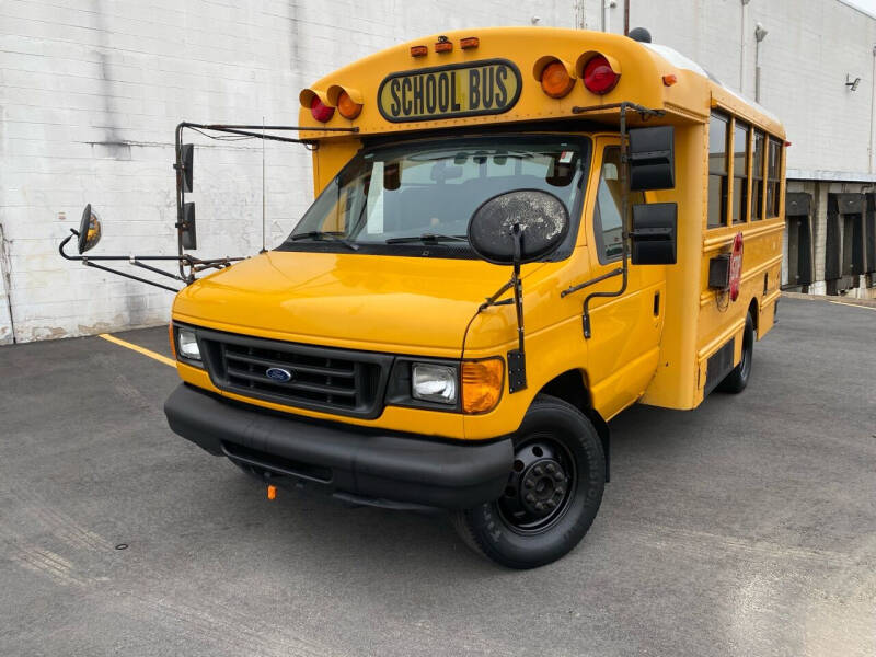 2006 Ford E-Series for sale at JMAC IMPORT AND EXPORT STORAGE WAREHOUSE in Bloomfield NJ