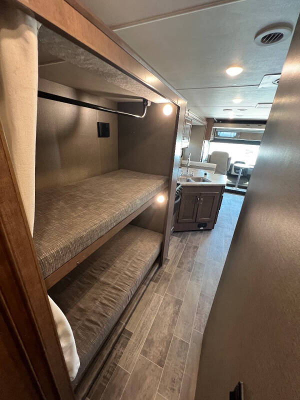 2019 Winnebago Intent 31P Class A RV