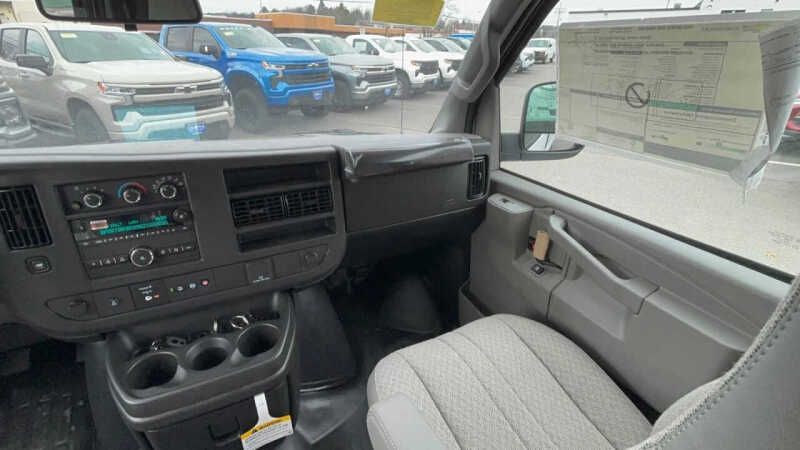 2025 Chevrolet Express 2500