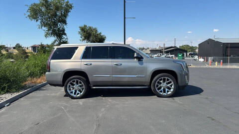 2017 Cadillac Escalade Luxury