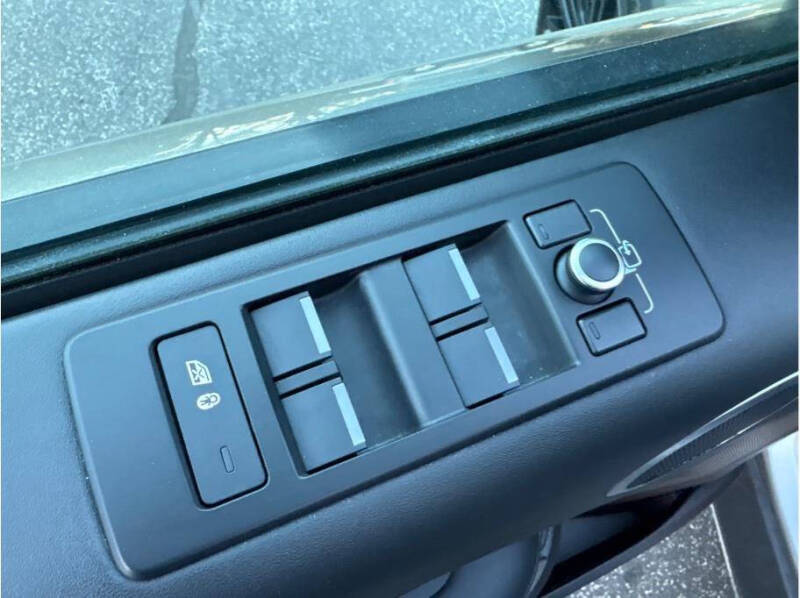 2017 Land Rover Discovery First Edition