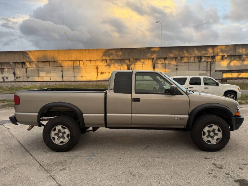 2003 Chevrolet S-10 LS