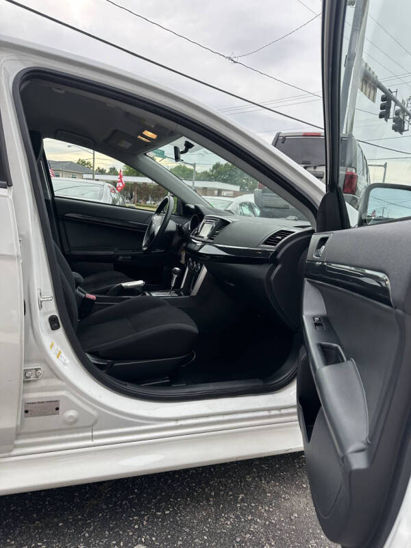 2017 Mitsubishi Lancer SE