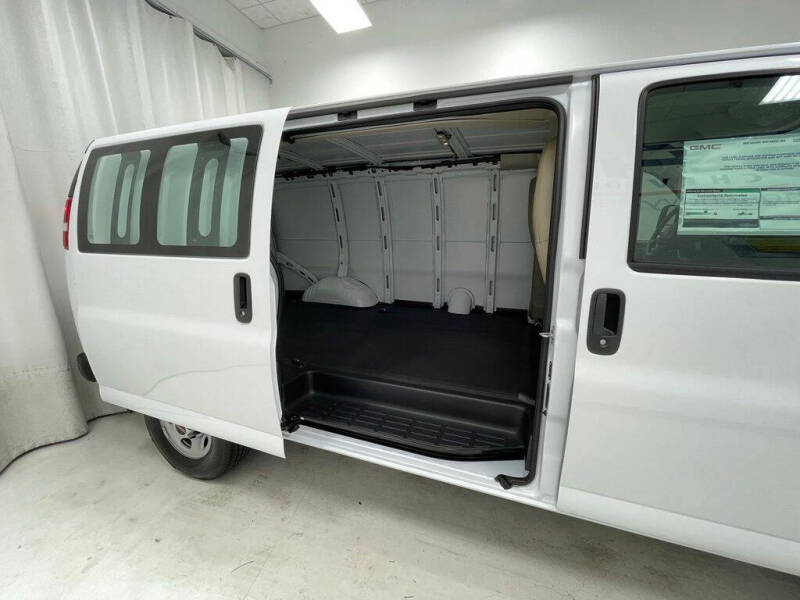 2026 GMC Savana 2500