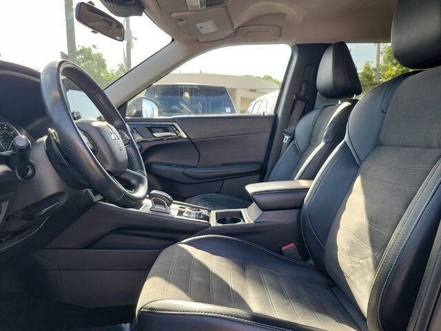 2024 Mitsubishi Outlander SE