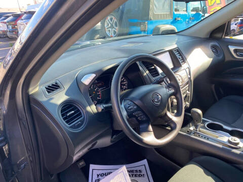 2019 Nissan Pathfinder S