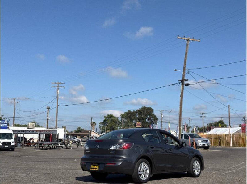 2013 Mazda MAZDA3 i Touring