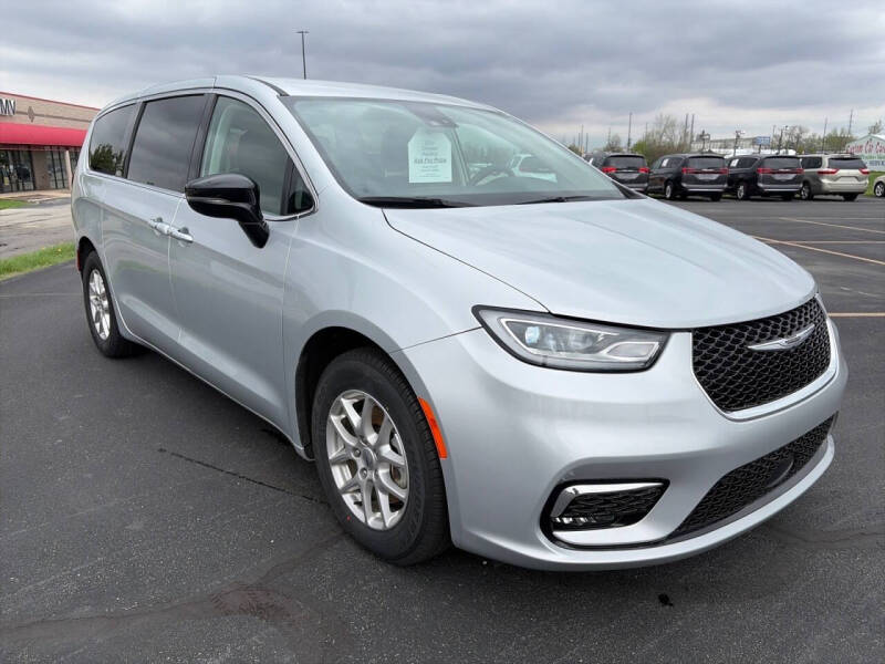 2024 Chrysler Pacifica Touring L