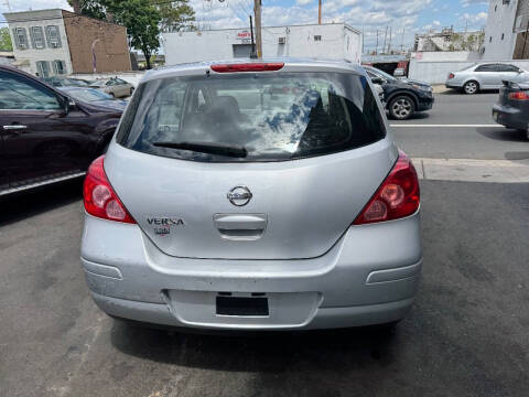 2010 Nissan Versa 1.8 S