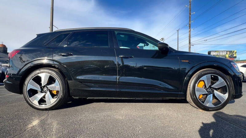 2023 Audi e-tron quattro Premium Plus