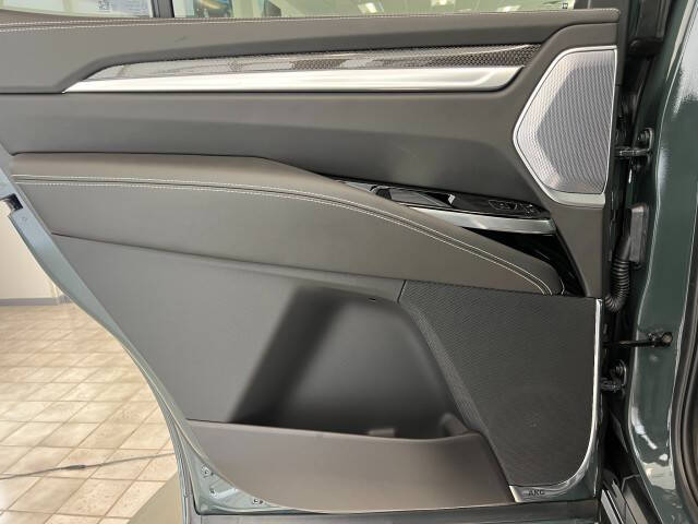 2025 Cadillac Escalade-V